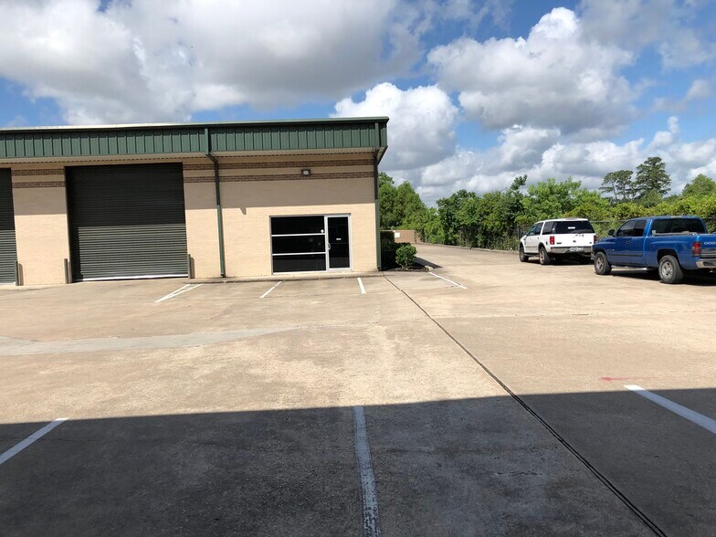 More Photos Of 16721 Hollister St, Houston Unknown For Lease