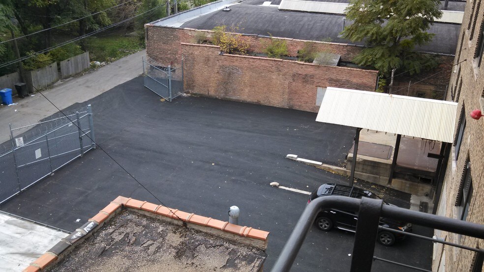 More Photos Of 4223 W Lake St, Chicago Warehouse For Lease