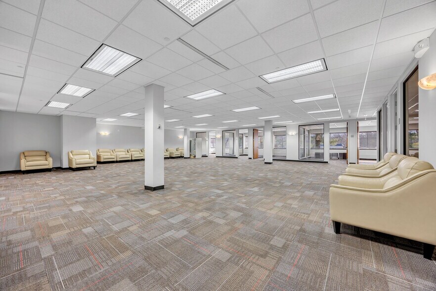 More Photos Of 100 Corporate Dr, Lebanon Office For Lease