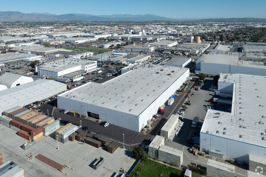 More Photos Of 5233-5235 Alcoa Ave, Vernon Warehouse For Lease