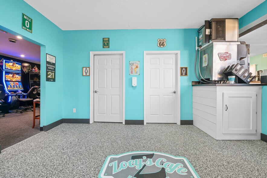 More Photos Of 213 E Market St, Troy Office For Sale