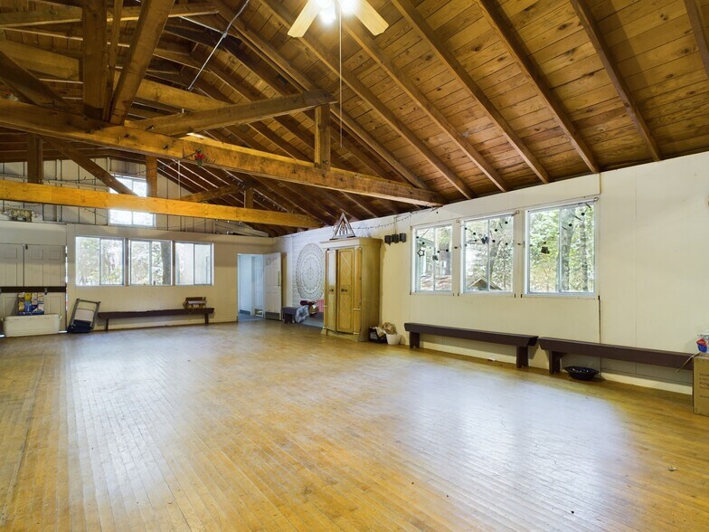 More Photos Of 15960 Bottle Rock Rd, Cobb Hotel For Sale