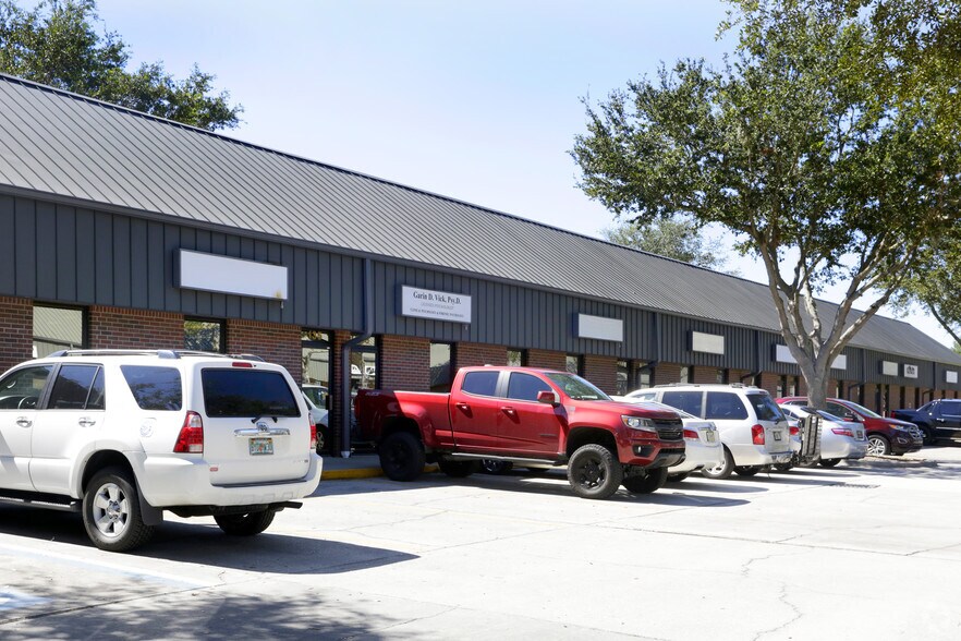More Photos Of 1463 Oakfield Dr, Brandon Office For Lease