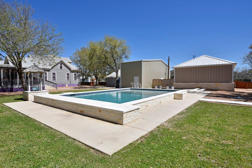 More Photos Of 315 Cedar St, New Ulm Specialty For Sale