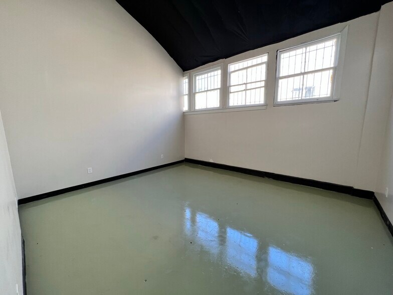 More Photos Of 8415 State St, South Gate Storefront For Sale