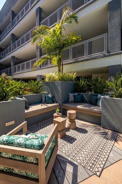 More Photos Of 11924 W Washington Blvd, Los Angeles Apartments For Lease