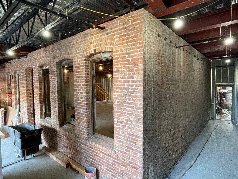 More Photos Of 925 Main St, Redwood City General Retail For Lease