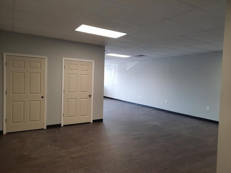 More Photos Of 105-121 Murray Plz, Chatsworth General Retail For Sale