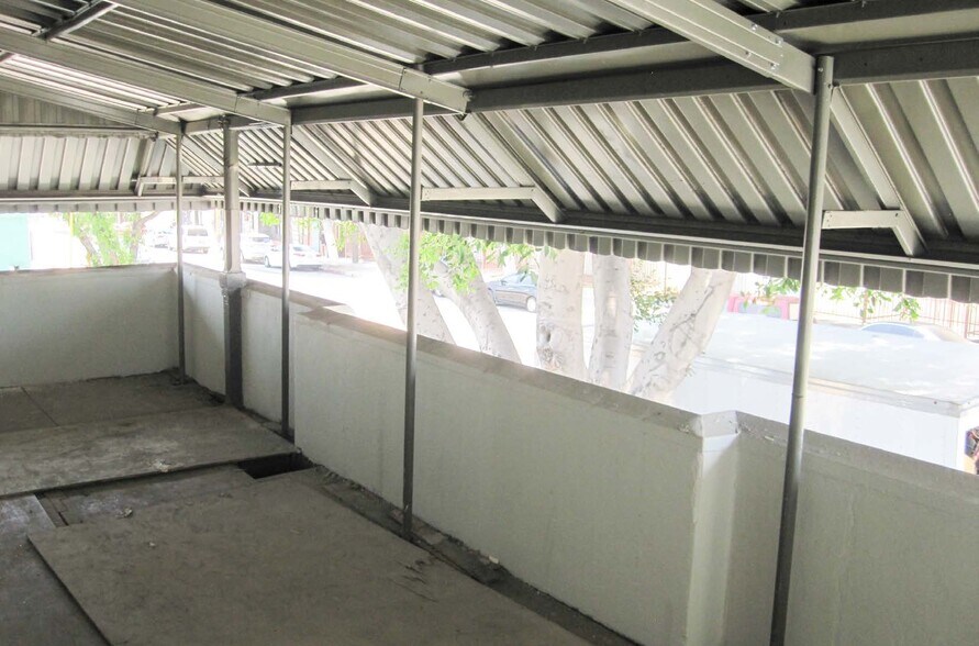 More Photos Of 2440 Daly St, Los Angeles Storefront For Sale