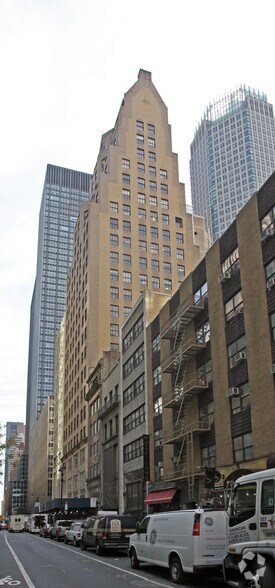 More Photos Of 18 E 48th St, New York Office For Lease