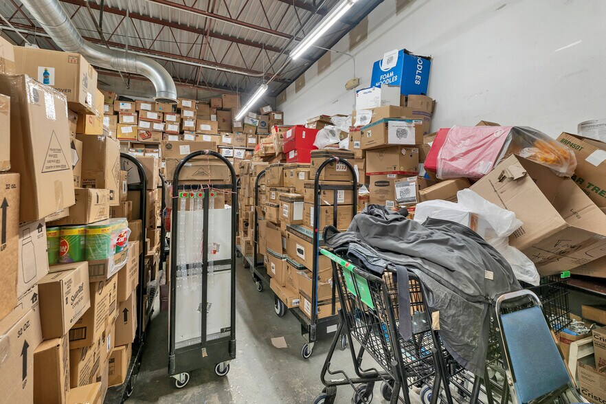 More Photos Of 777 S Willow St, Manchester Storefront For Lease