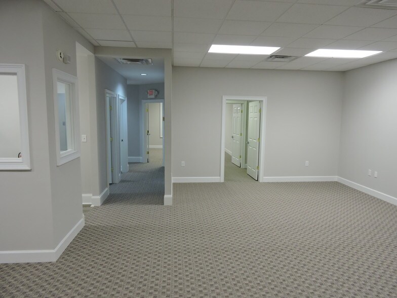 More Photos Of 4562 Lawrenceville Hwy, Lilburn Medical For Lease
