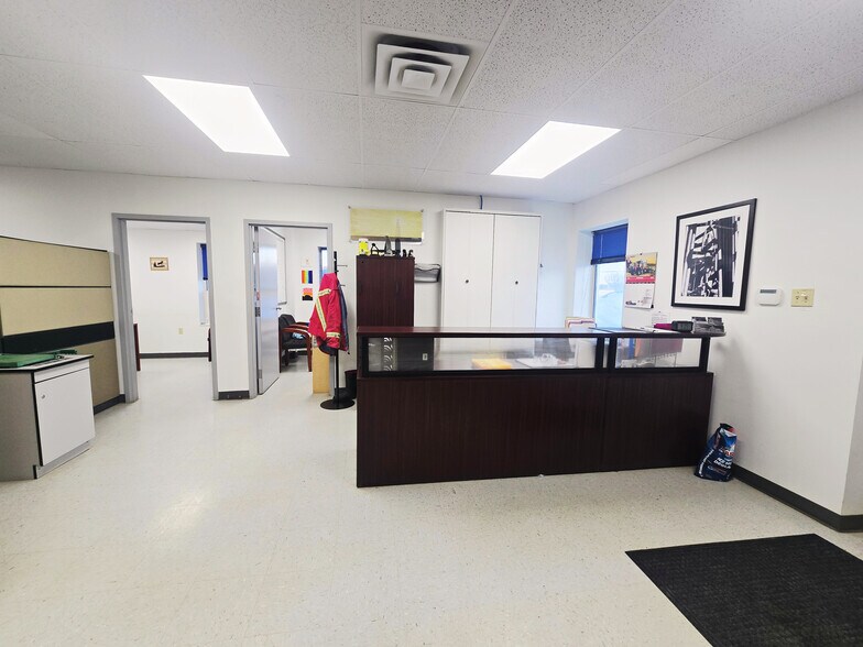 More Photos Of 9305 27th Ave NW, Edmonton Manufacturing For Lease