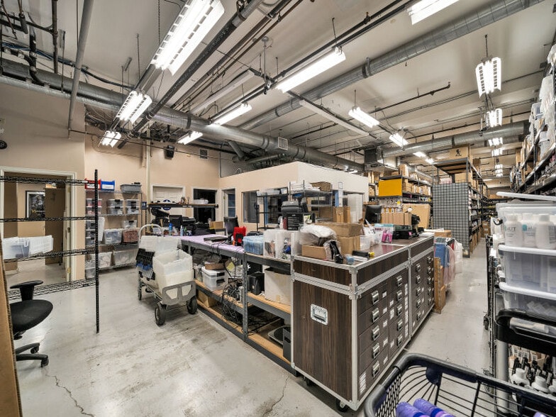 More Photos Of 12640 Riverside Dr, Valley Village Storefront Retail Office For Sale