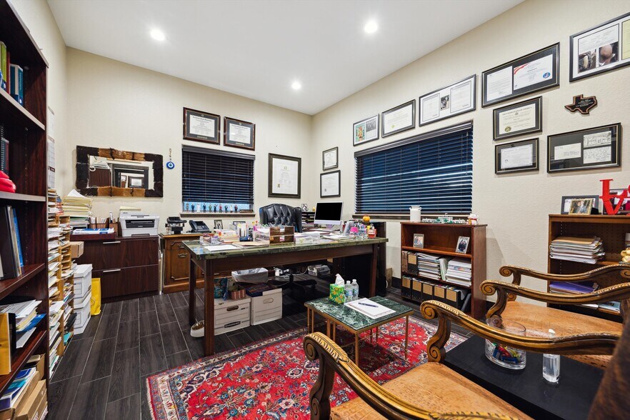 More Photos Of 1221 Studewood St, Houston Medical For Sale