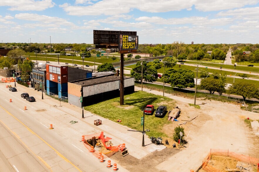 More Photos Of 2424 Michigan Ave, Detroit General Retail For Sale
