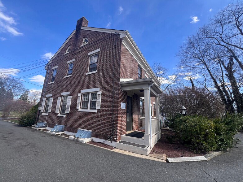 More Photos Of 80 Court St, Freehold Office For Sale
