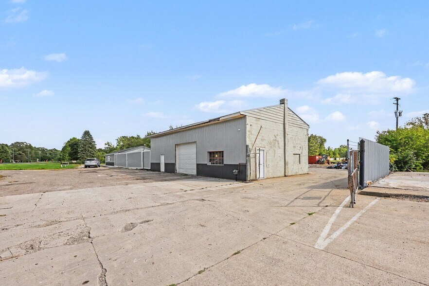 More Photos Of 2610 Imlay City Rd, Lapeer Auto Repair For Sale