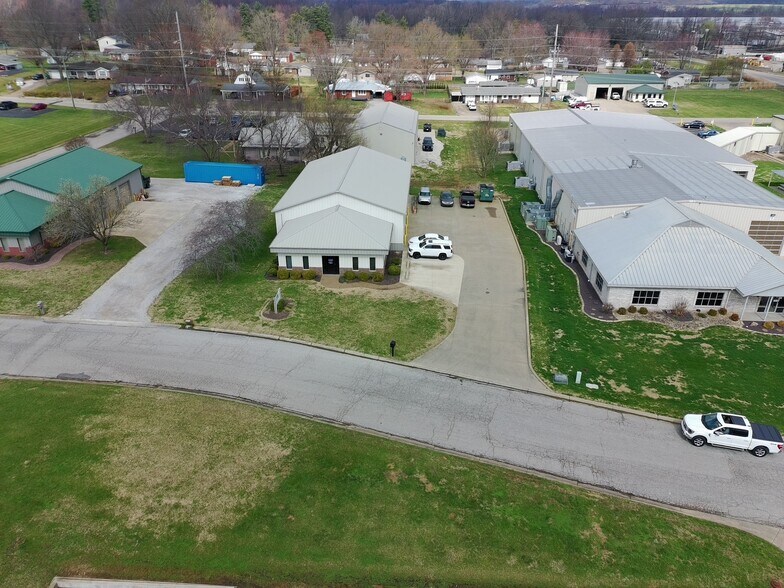More Photos Of 2447 Locust Creek Dr, Evansville Warehouse For Sale