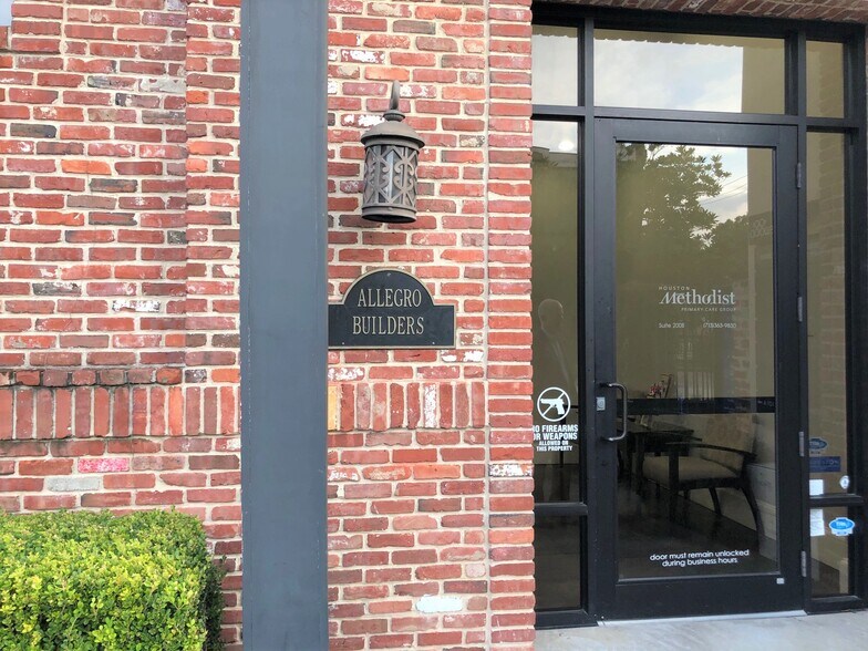 More Photos Of 1001 Studewood St, Houston Medical For Lease