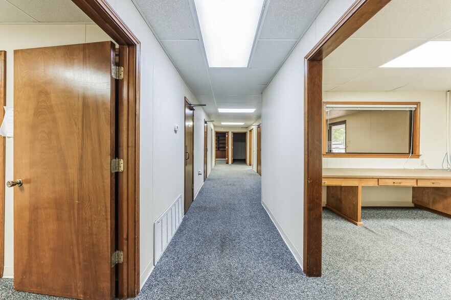 More Photos Of 1611 Old Granger Rd, Taylor Office For Lease