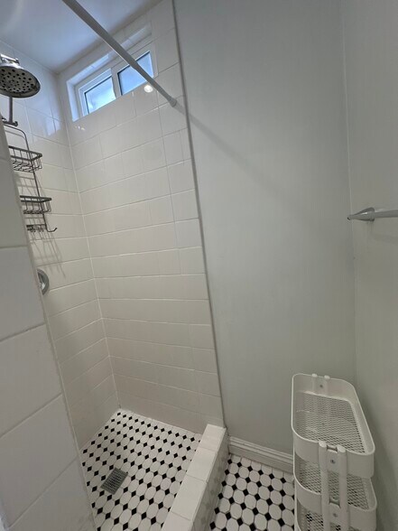 More Photos Of 1161 W 37th Dr, Los Angeles Apartments For Sale