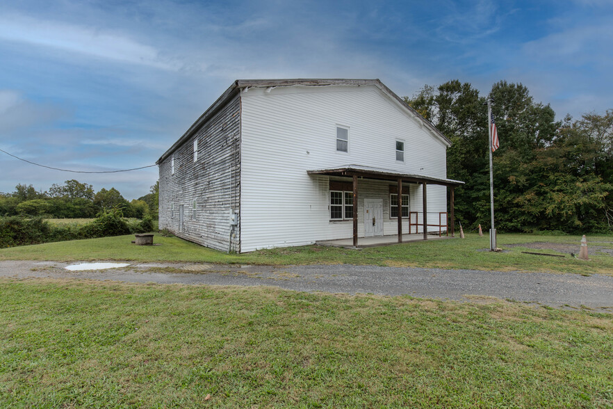 Primary Photo Of 913 Old Buckingham Rd, Cumberland Lodge Meeting Hall For Sale