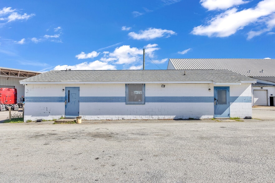 More Photos Of 940 Molly Pond Rd, Augusta Office For Lease