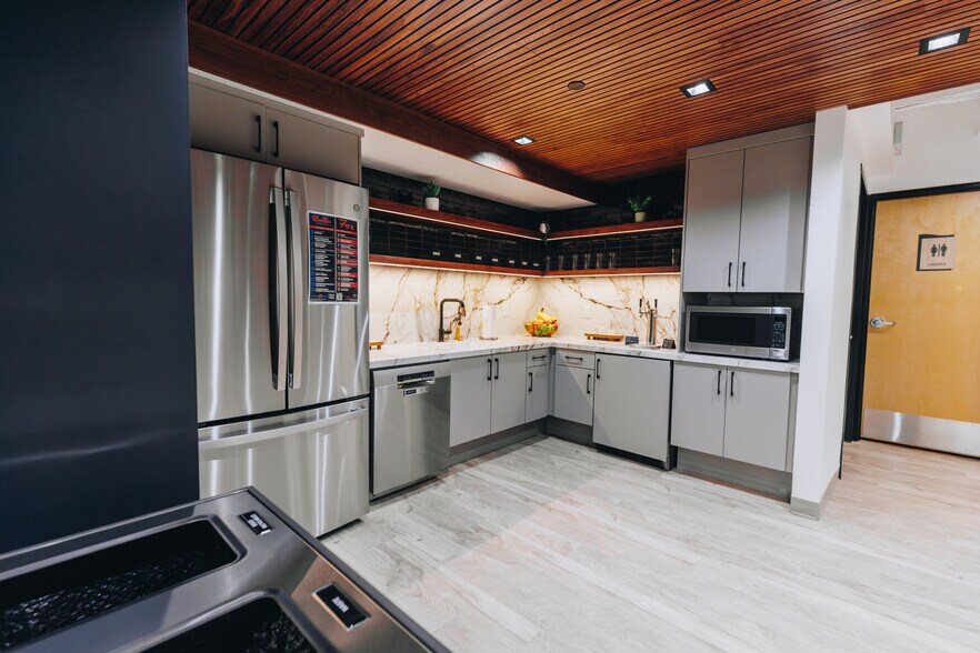More Photos Of 2040 14th St, Boulder Office For Lease