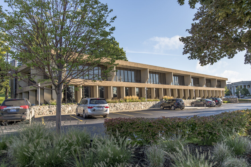 Primary Photo Of 74 W Long Lake Rd, Bloomfield Hills Office For Lease