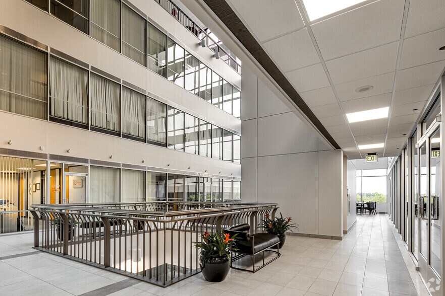 More Photos Of 1255 W 15th St, Plano Unknown For Lease