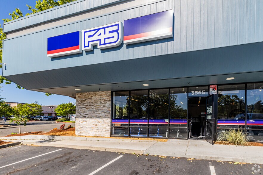 More Photos Of 3565-3589 Industrial Dr, Santa Rosa Unknown For Lease