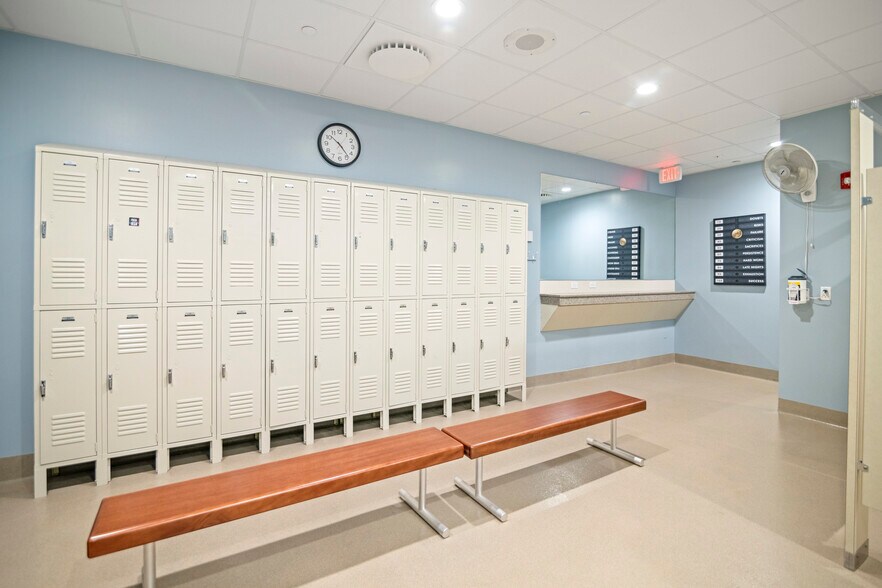 More Photos Of 901 Peninsula Corporate Cir, Boca Raton Office For Lease