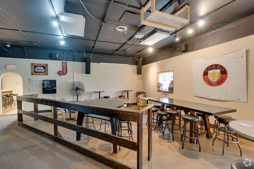 More Photos Of 311 N Broad St, Griffith Restaurant For Sale
