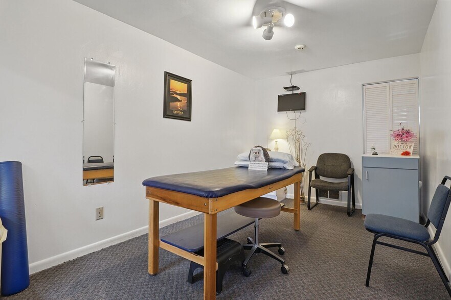 More Photos Of 507 Pittsburgh St, Springdale Rehabilitation Center For Sale