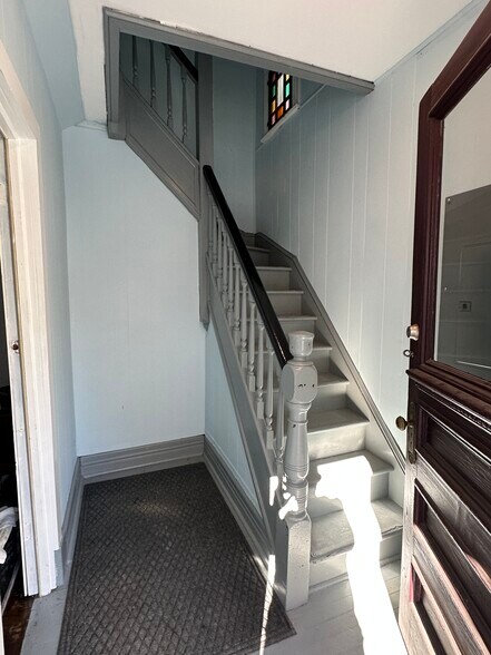 More Photos Of 18 Ingersoll Ave, Schenectady Apartments For Sale