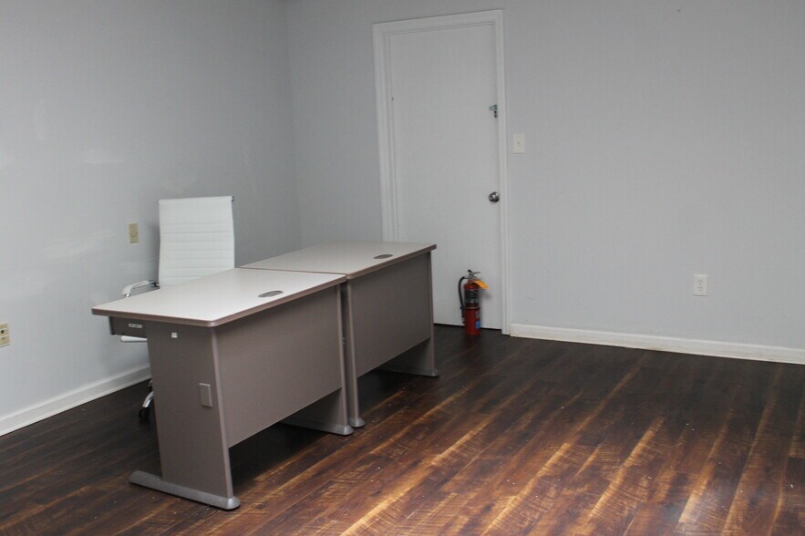 More Photos Of 3321 Doris Ave, Ocean Unknown For Lease