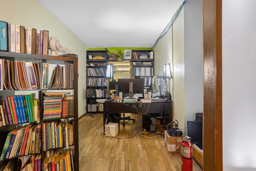 More Photos Of 630 W 52nd St, New York Apartments For Lease