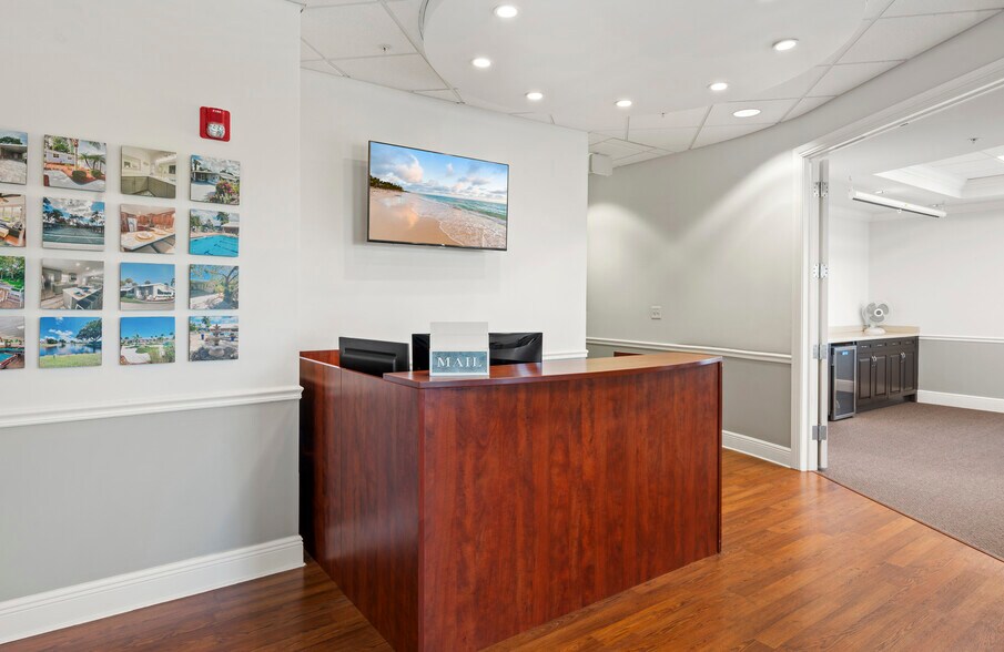 More Photos Of 9681 Gladiolus Dr, Fort Myers Coworking Space