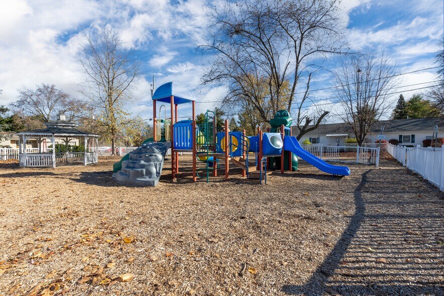 More Photos Of 100 Obetz Rd, Columbus Daycare Center For Sale