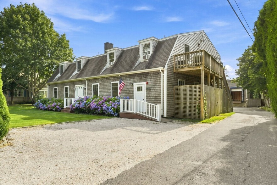 More Photos Of 148 Katama Rd, Edgartown Flex For Sale