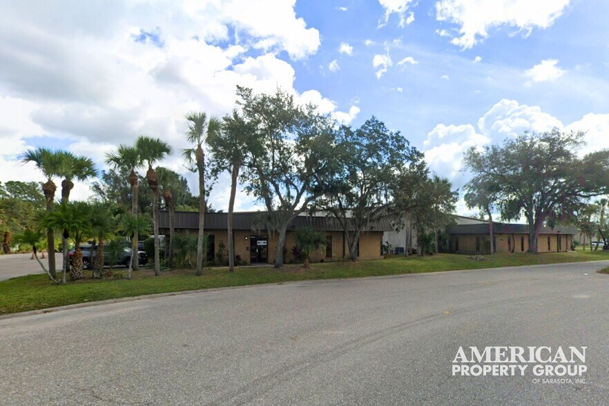 More Photos Of 2205 Industrial Blvd, Sarasota Warehouse For Lease