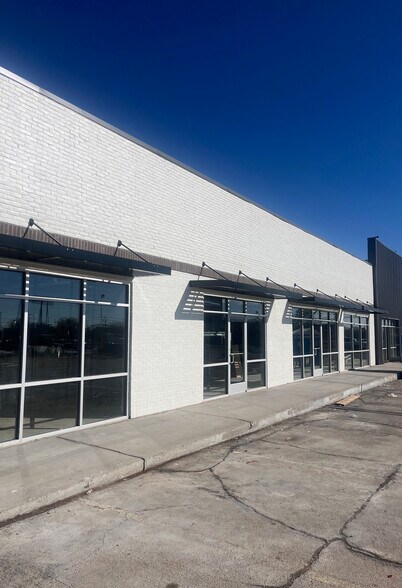 More Photos Of 9477 Dyer St, El Paso Unknown For Lease