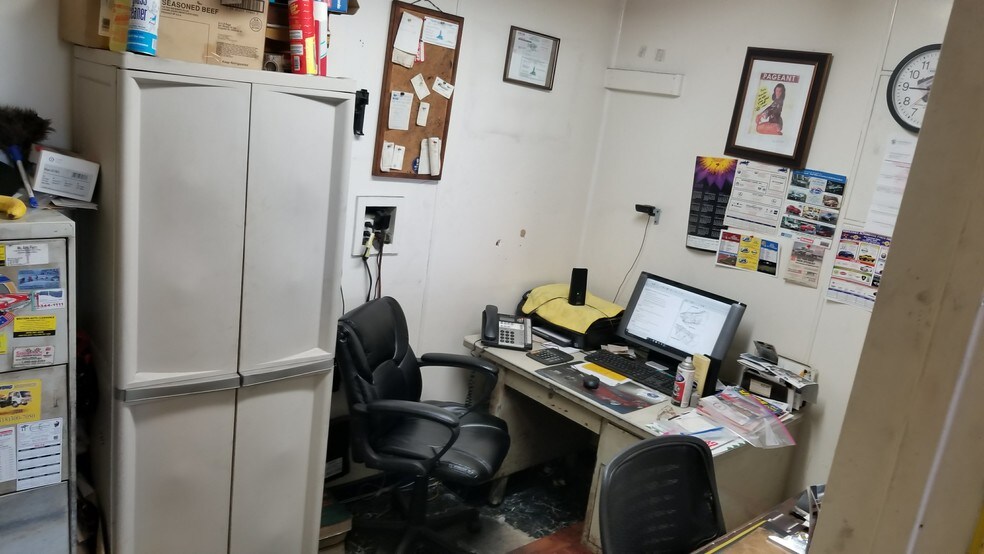 More Photos Of 5569 Reseda Blvd, Tarzana Auto Repair For Lease