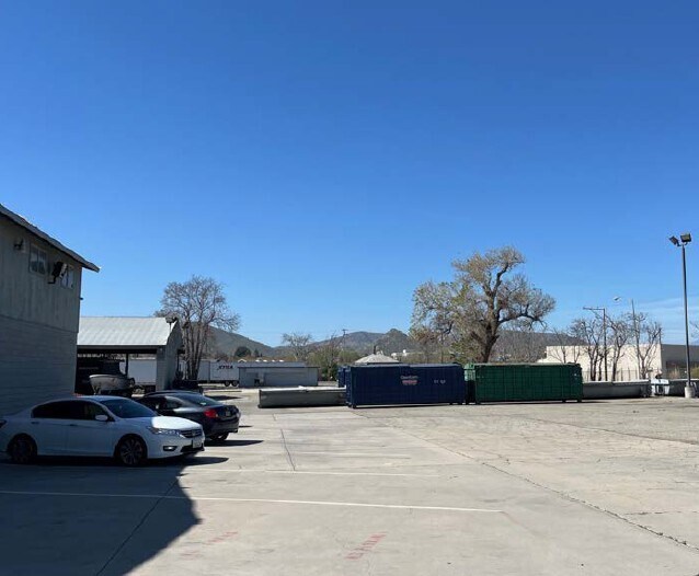 More Photos Of 121 N Main St, Riverside Warehouse For Lease
