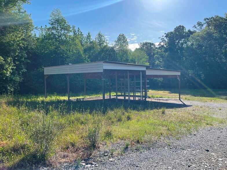 More Photos Of 300 Delano Dr, Manchester Warehouse For Sale