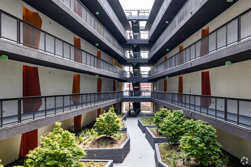 More Photos Of 107 S Hewitt St, Los Angeles Apartments For Lease