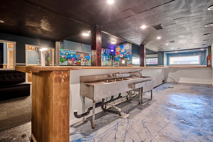 More Photos Of 709-711 S B St, San Mateo Storefront For Lease