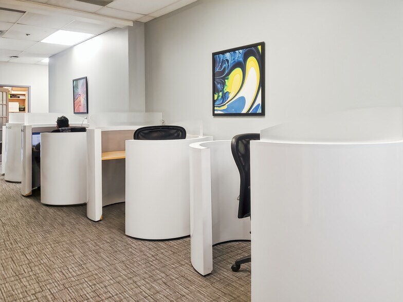 More Photos Of 1155 N Service Rd W, Oakville Coworking Space
