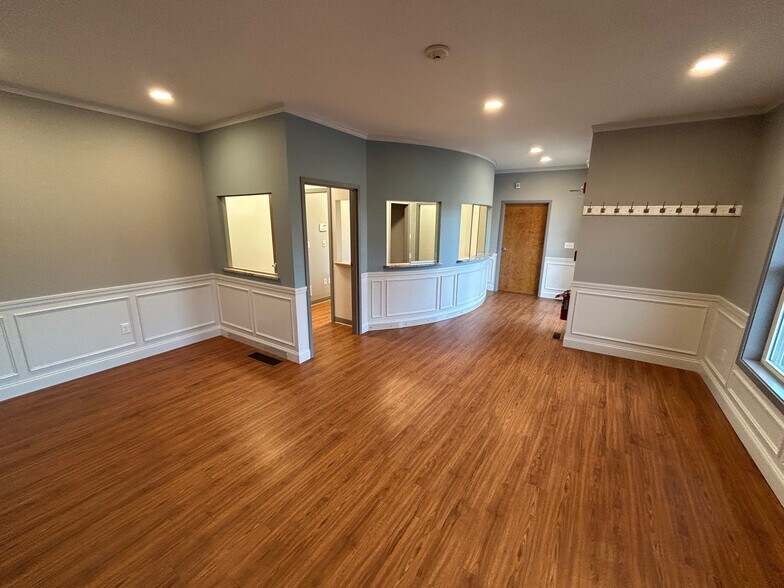 More Photos Of 49 Atwood Rd, Pelham Medical For Lease